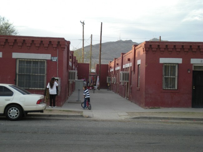 Building Photo - 2123 Central Ave
