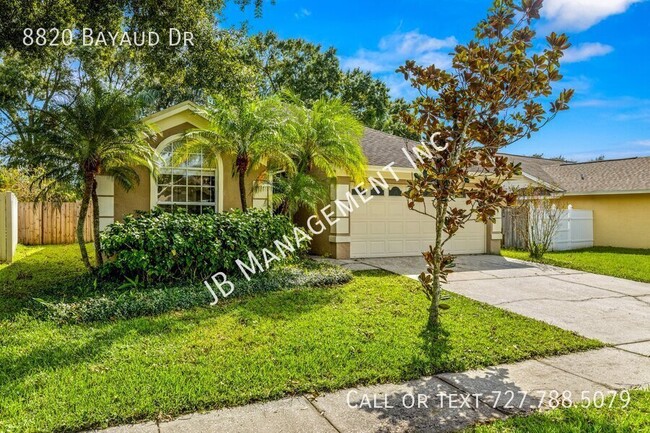 Building Photo - Stunning 3b/2b home- Available Now!!