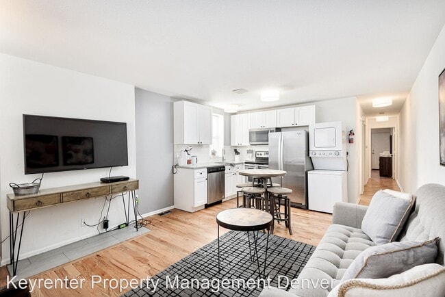 Building Photo - 2 br, 1 bath House - 2411 Tremont Place