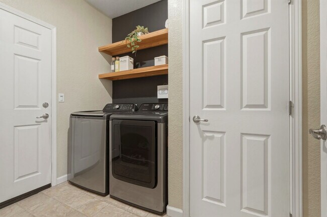 Foto del edificio - 1161 Greenbrier Dr