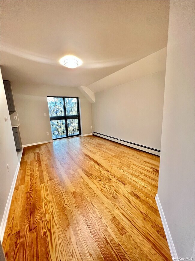 Building Photo - 136-47 58th Ave