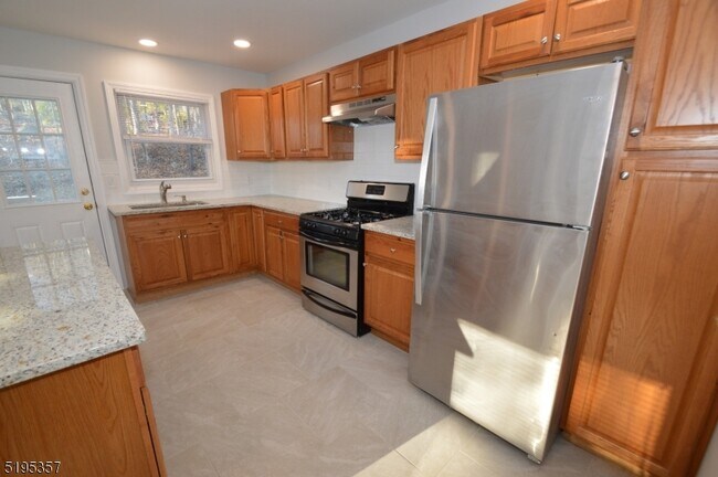Foto del edificio - 640 Boonton Ave