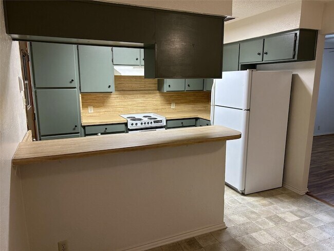Foto del edificio - 1300 N Nolan River Rd