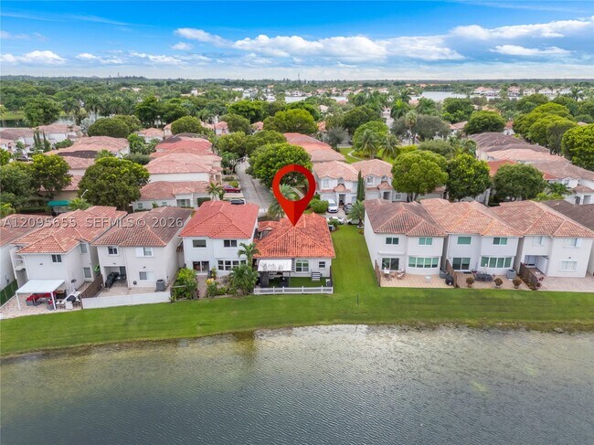 Foto del edificio - 6763 NW 109th Ave