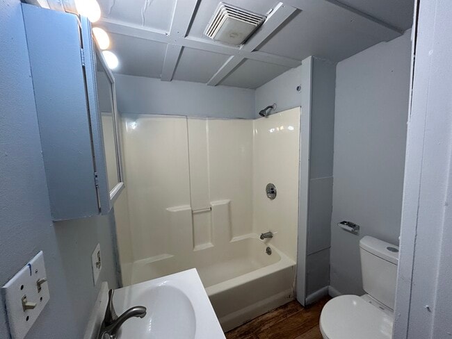 Building Photo - 35 Lake-