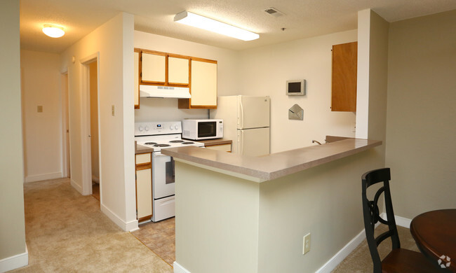 Cocina - Seneca - Woodlake Village-Waterpointe Apartments