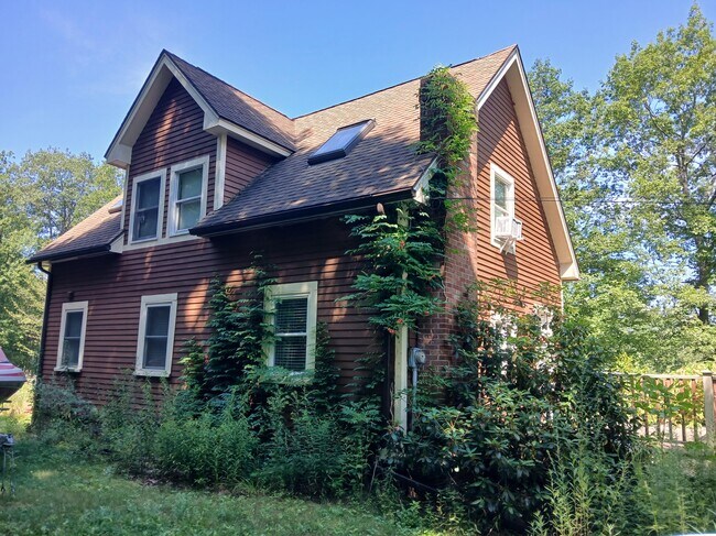 Foto del edificio - 30 Searles Hill Rd