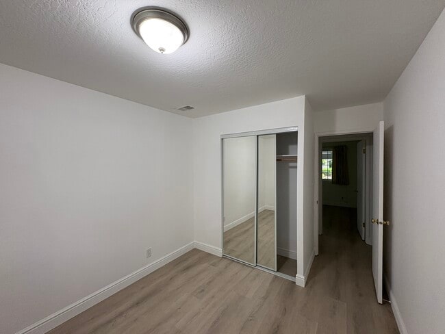 Foto del edificio - 4054 Lemoyne Way