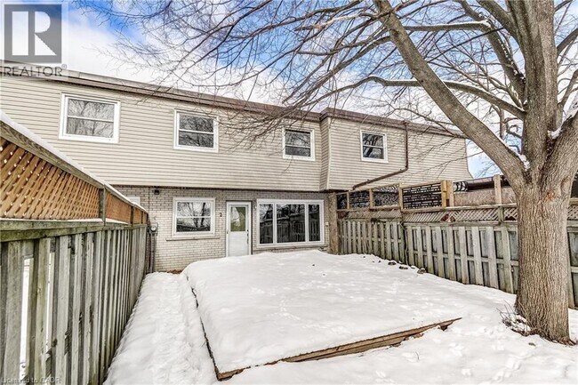 Photo du bâtiment - 80 Brooklyne Rd