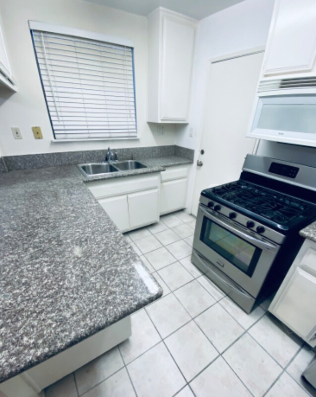 Foto del edificio - 5876 Bowcroft St