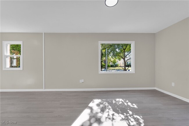Building Photo - 1152 Elmwood Rd