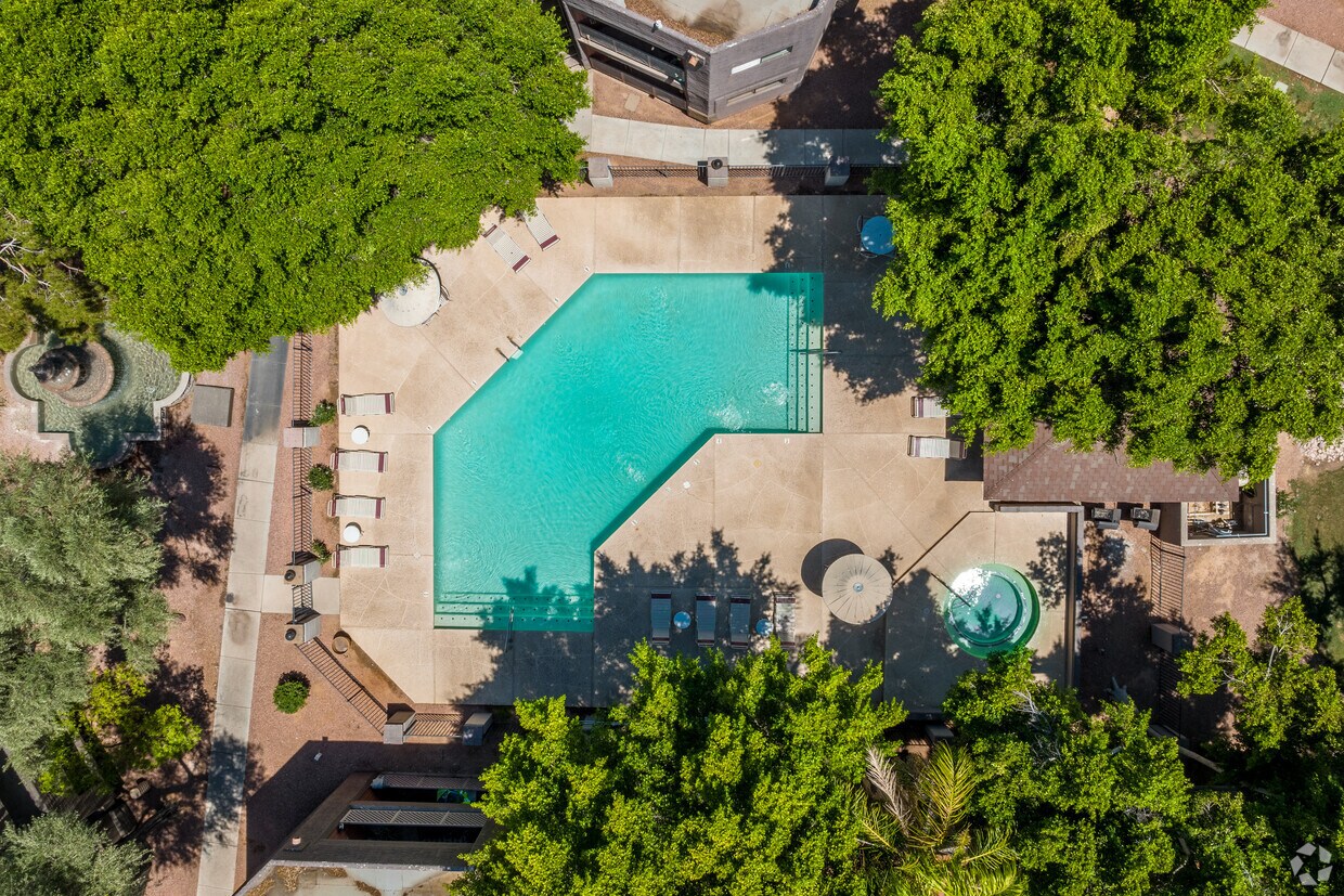 La Estancia Apartments in Tempe, AZ