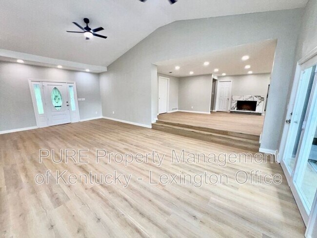 Building Photo - 3520 Combs Ferry Rd