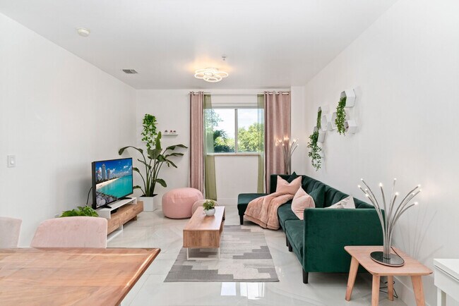 Foto del edificio - 2280 SW 32nd Ave