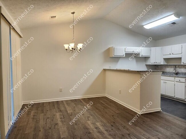 Foto del edificio - 5415 Glen Haven Dr