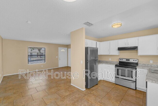 Foto del edificio - 433 W 17th St