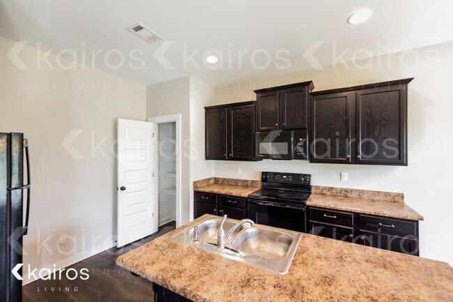 Building Photo - 14640 Griffin Street