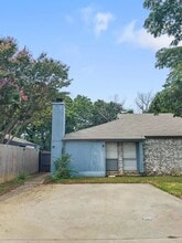 Building Photo - 2412-2416 Windy Pine Ln