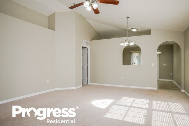 Building Photo - 2741 Whispering Trails Dr