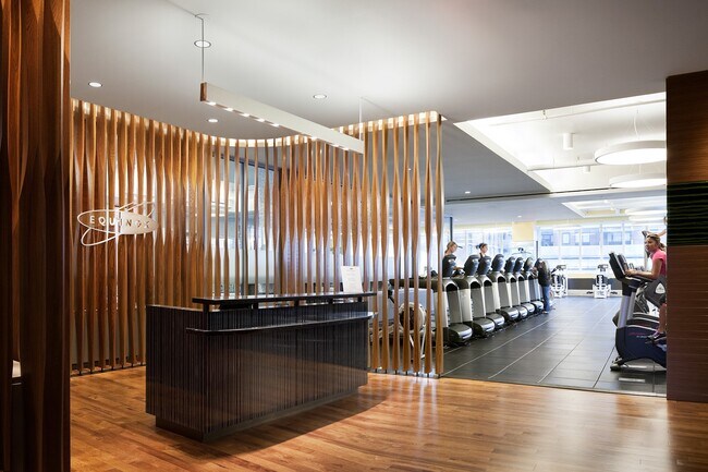 Foto del edificio - 450 W 42nd St