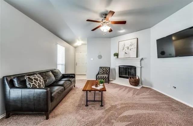 Foto del edificio - 8829 Deadwood Ln