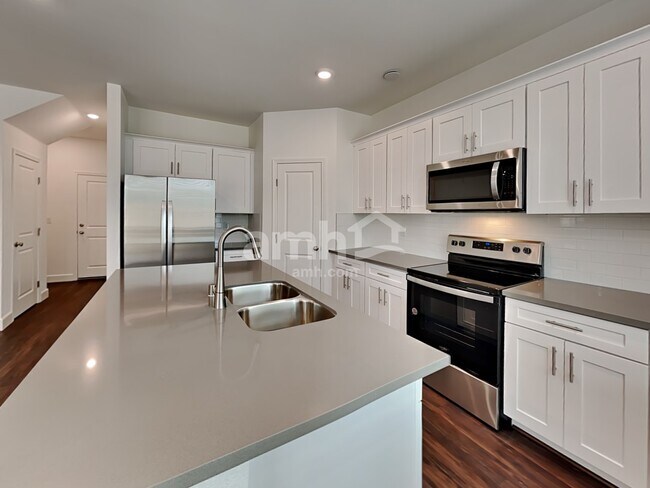 Building Photo - 8913 Carmine Cob Ave