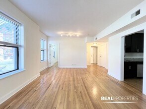 Building Photo - 4040 N Ashland Ave