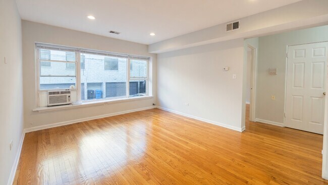 Foto del edificio - 6535 N Mozart St