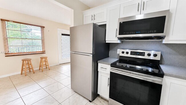 Foto del edificio - 301 SW 135th Ave