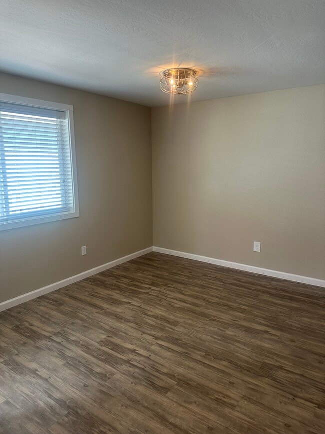 dining room - 100 Maple St