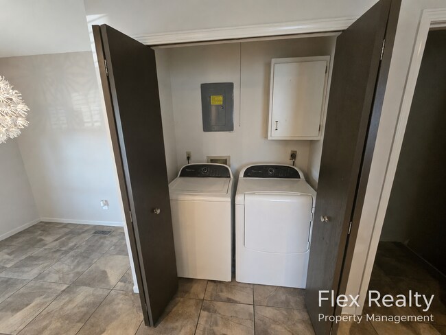 Foto del edificio - 2-Bedroom Condo in the Maumee City School District