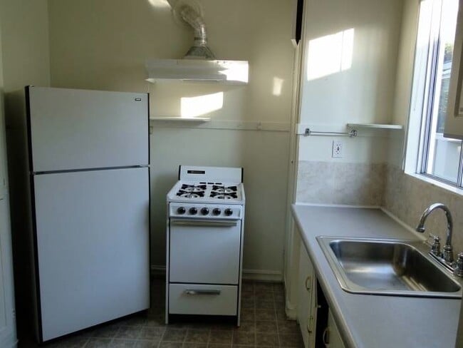 Building Photo - 2517 Virginia St