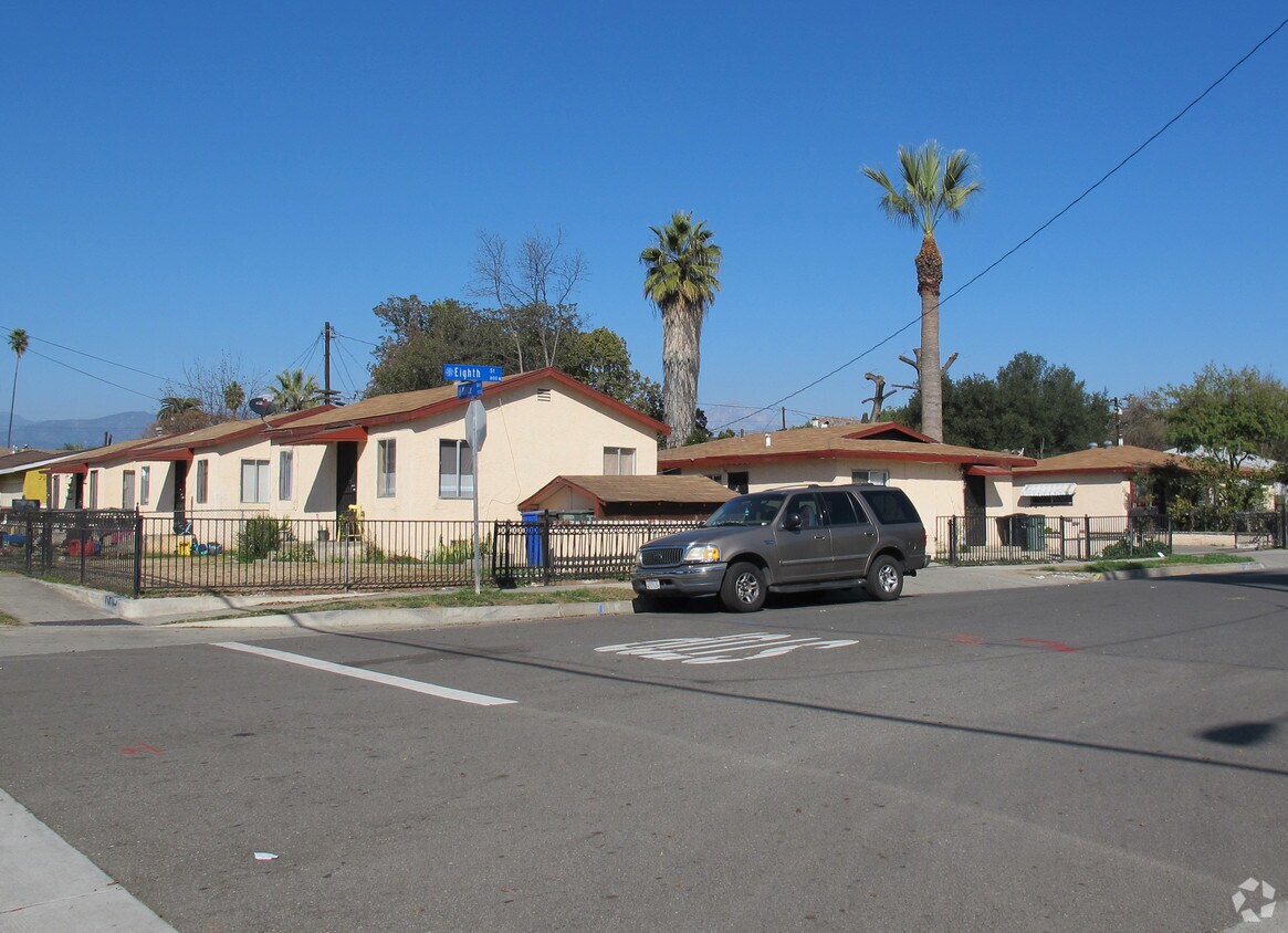 Foto principal - 869-875 W 8th St