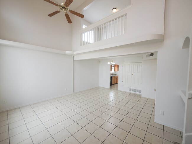 Building Photo - 12752 Tierra Salas Dr