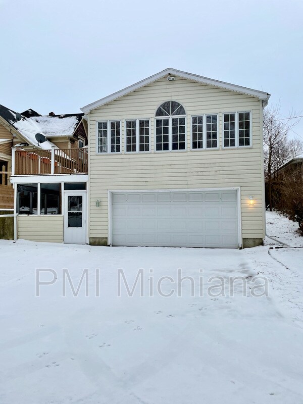 944 Homewood Ave, Mishawaka, IN 46544 House for Rent in Mishawaka, IN