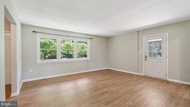 Foto del edificio - 7432 Porch Rd