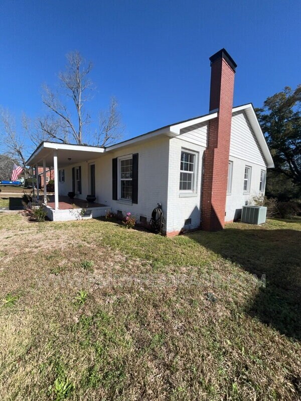 Primary Photo - 106 Highland Dr