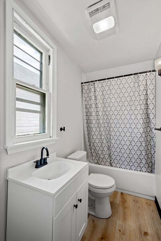 Foto principal - SLASHED PRICE!! GORGEOUS 2 BEDROOM GEM IN ...