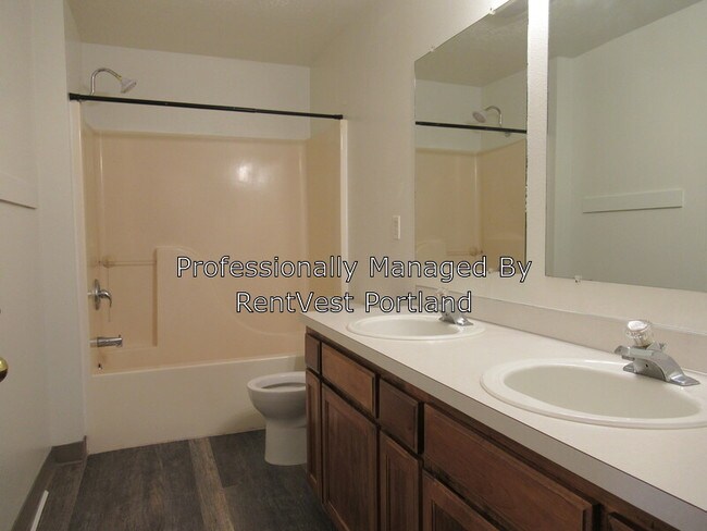 Foto del edificio - 509 E 10th St