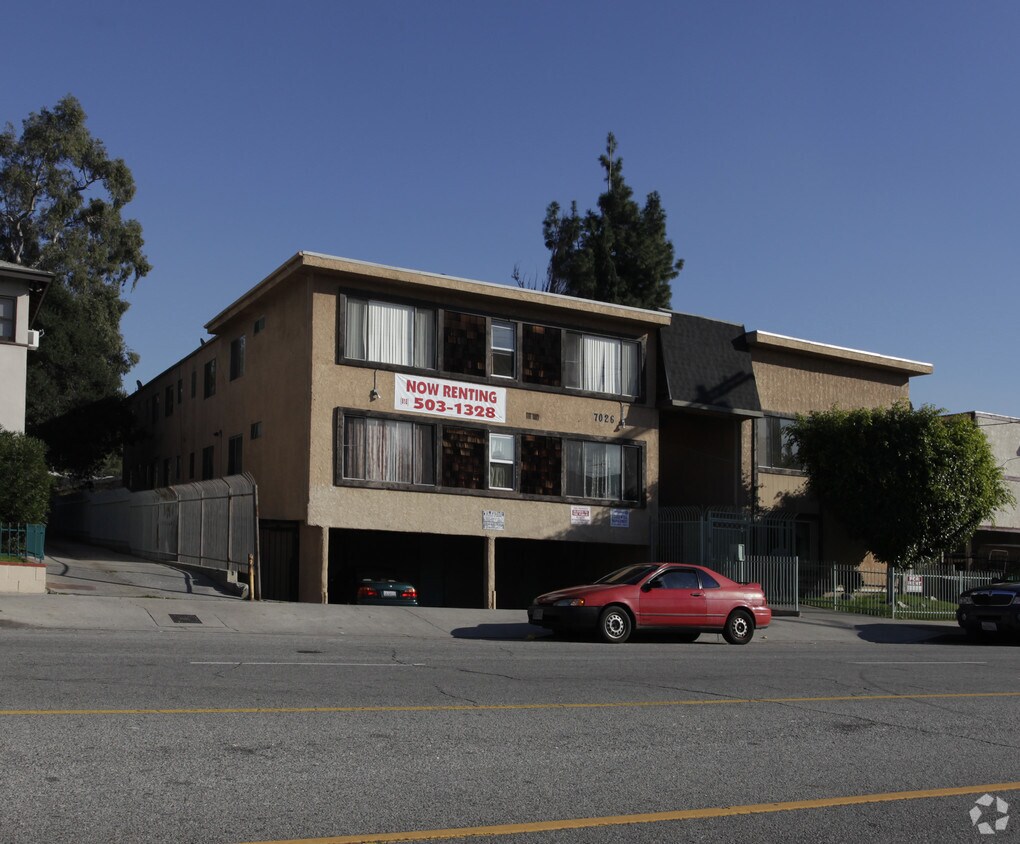 Primary Photo - 7026 Fulton Ave