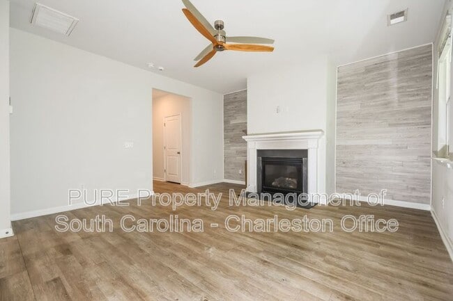 Photo - 2641 Alamanda Dr House