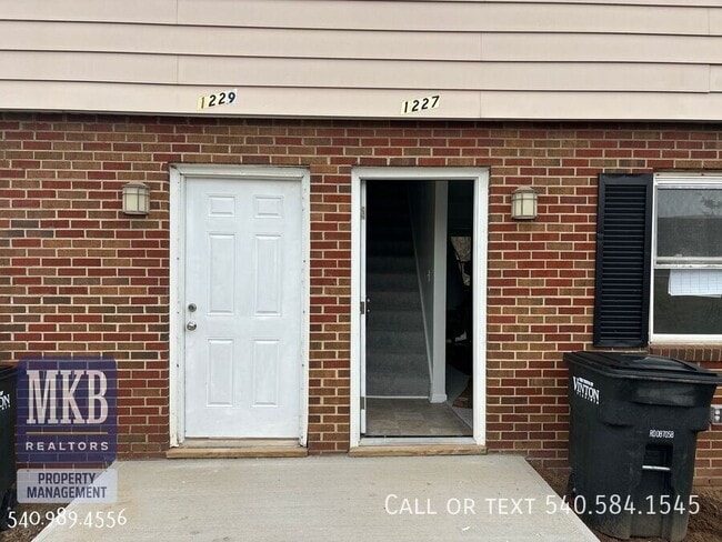 Foto del edificio - 1227 Ruddell Rd