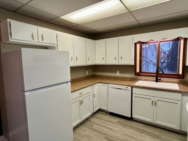 Building Photo - 4 Bed 2 Bath Single Family Home in Wausau