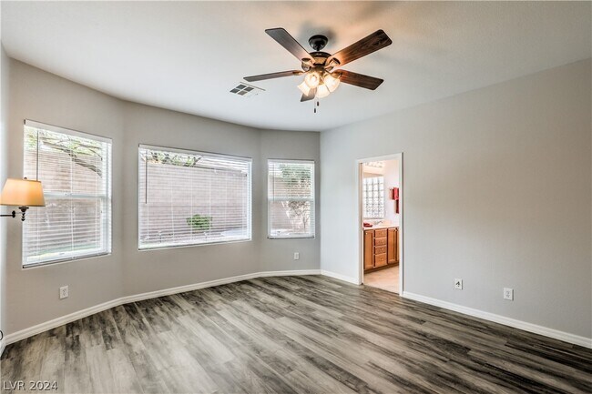 Building Photo - 8309 Oakshire St