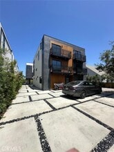 Building Photo - 656 Mariposa Ave