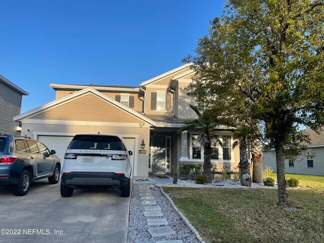 Foto del edificio - 15888 Lexington Park Blvd
