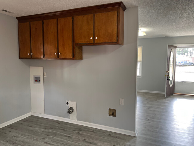 Building Photo - 2514 Albany Ln SW