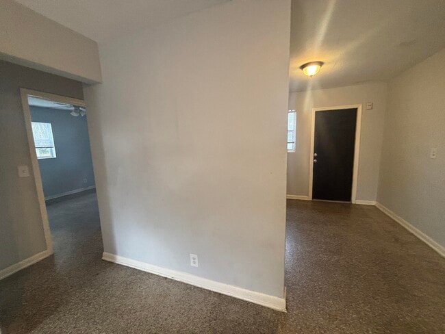 Building Photo - 812 10th St