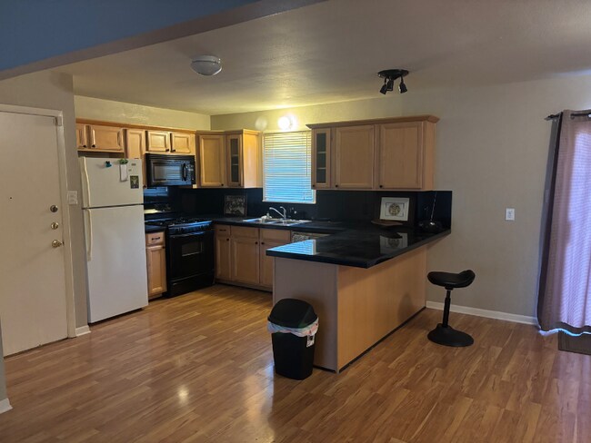 Foto del edificio - 1506 Fairfield Dr