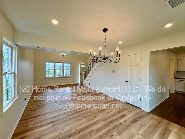 Foto del edificio - 307 E Main St